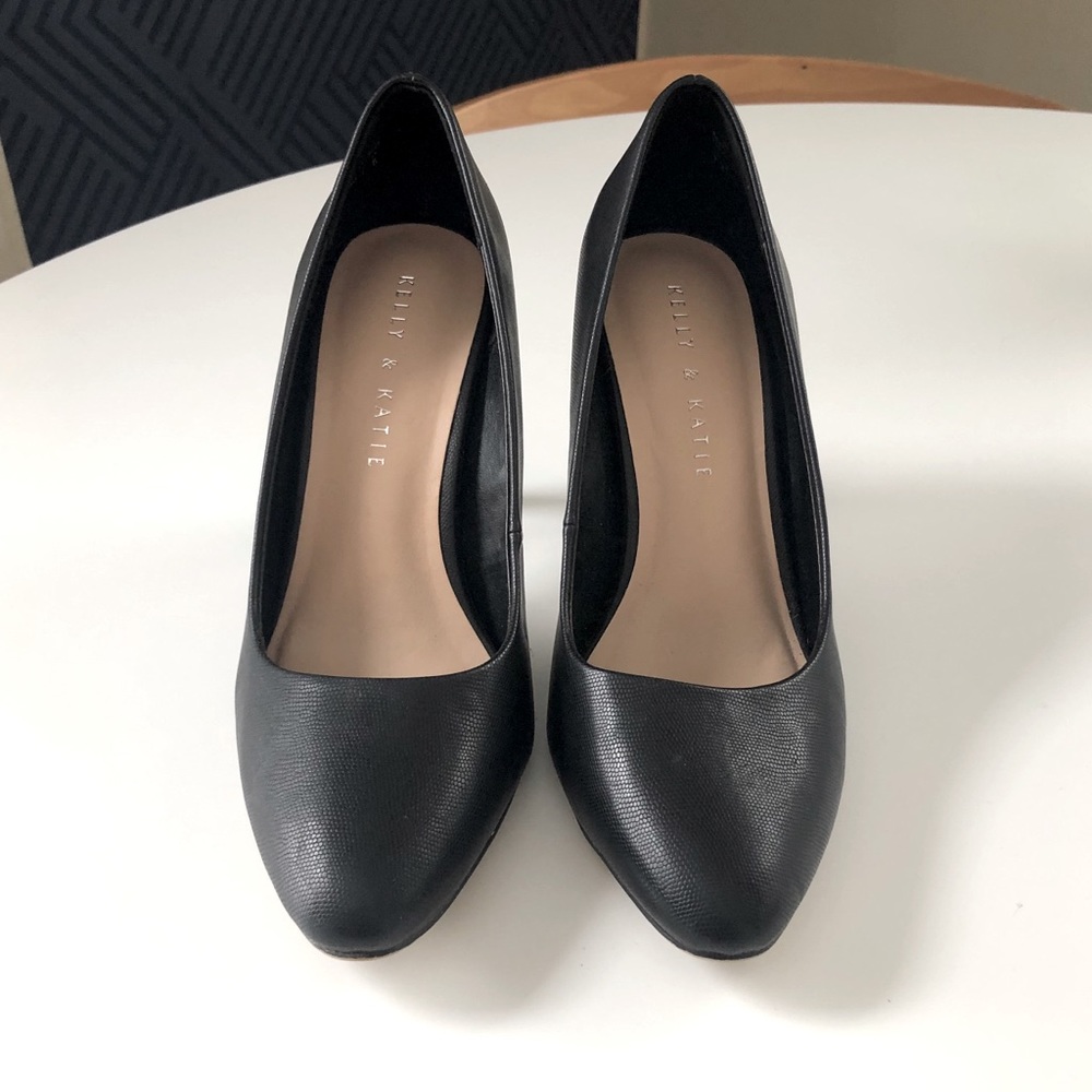Kelly & Katie Black 3.5” Pumps SZ 7.5